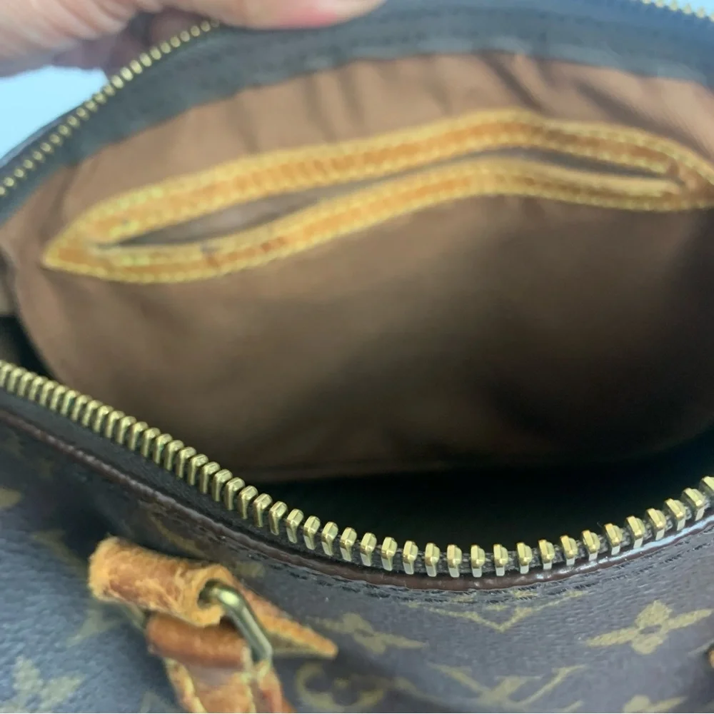 Louis Vuitton Monogram Speedy 25 Bag - Picture 14 of 16